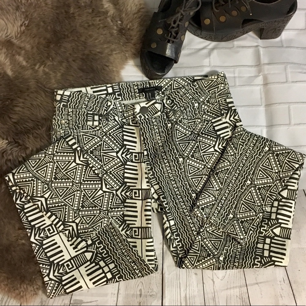 Forever 21 Size 28 Black White Aztec Stretch Jean - Picture 3 of 7